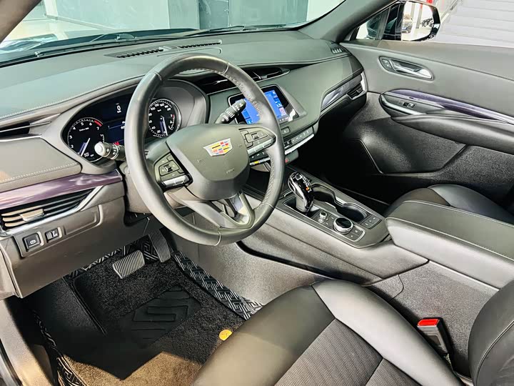 Фото 5 - Cadillac XT4