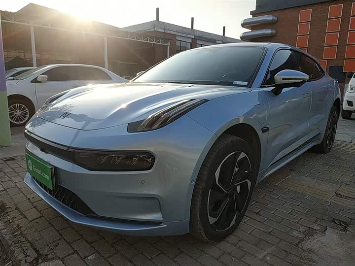 Фото 1 - Zeekr 001