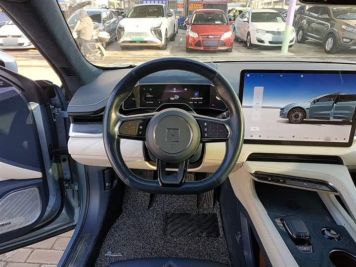 Фото 3 - Zeekr 001