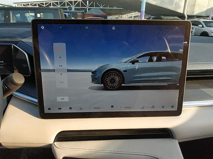 Фото 5 - Zeekr 001