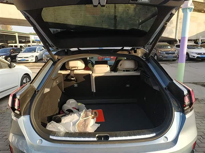 Фото 9 - Zeekr 001