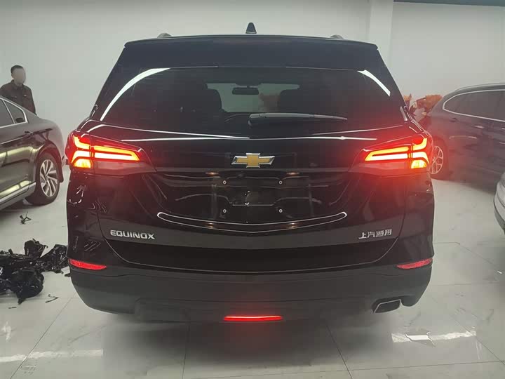 Фото 6 - Chevrolet Equinox