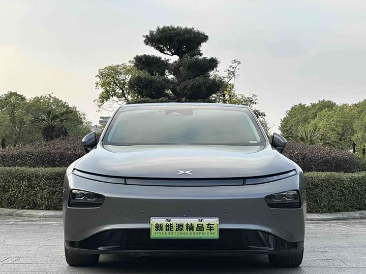 Фото 2 - XPeng P7