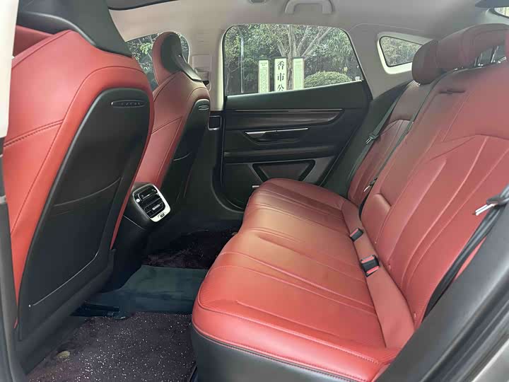 Фото 8 - XPeng P7