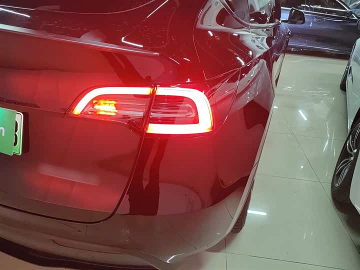 Фото 8 - Tesla Model Y