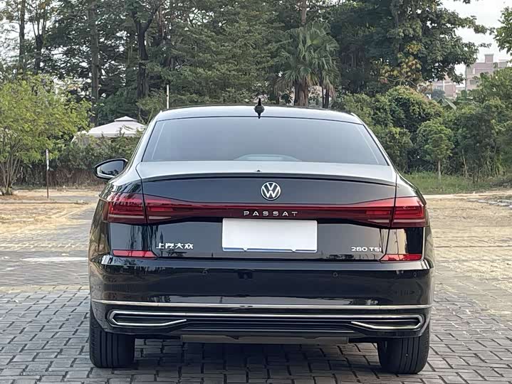 Фото 9 - Volkswagen Passat