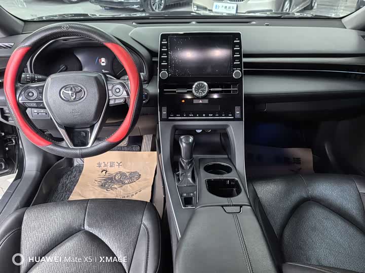 Фото 8 - Toyota Avalon