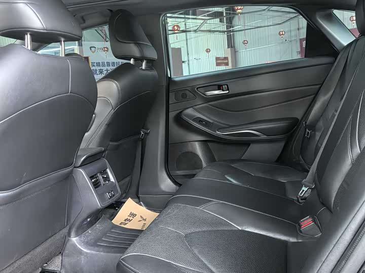 Фото 9 - Toyota Avalon