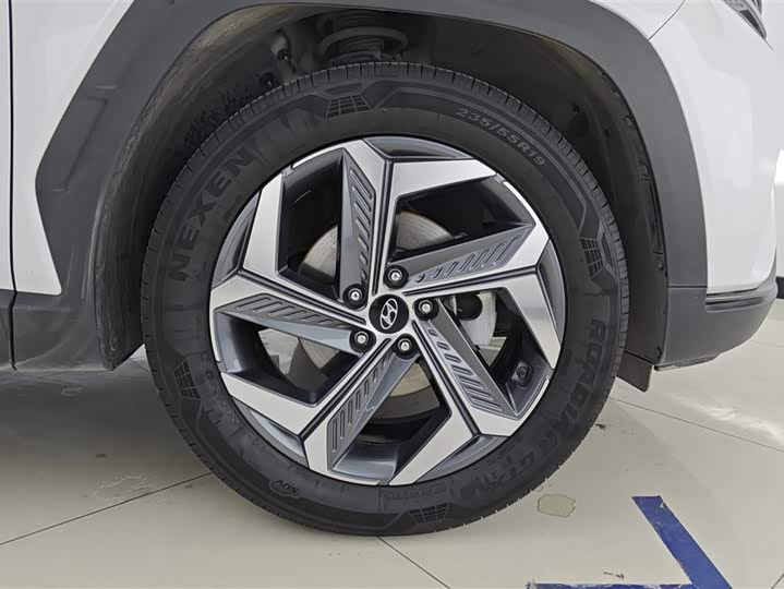 Фото 6 - Hyundai Tucson L