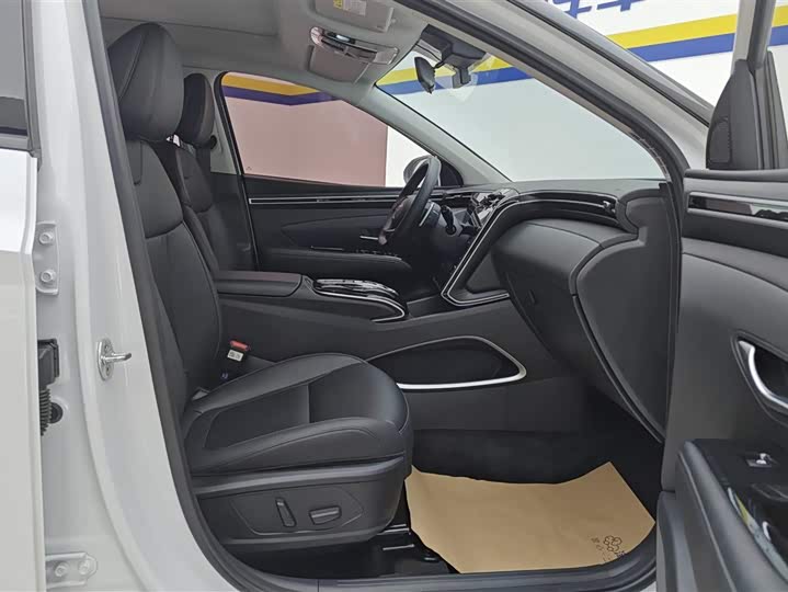 Фото 8 - Hyundai Tucson L