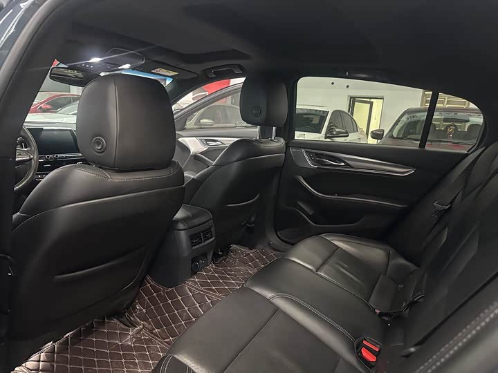 Фото 6 - Cadillac CT5