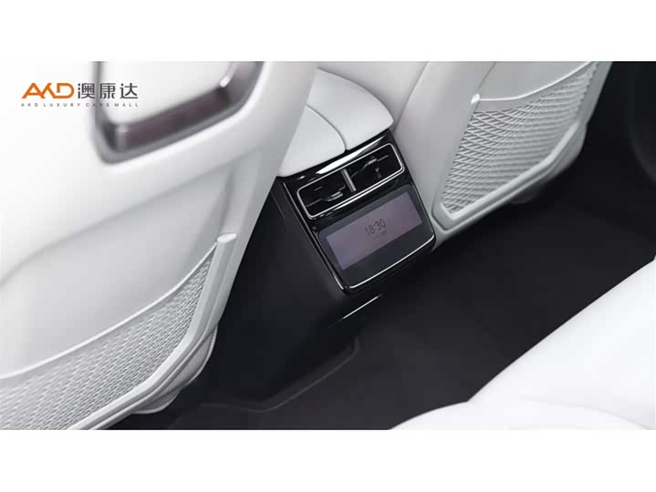 Фото 9 - Zeekr 001