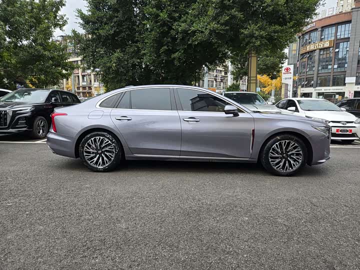 Фото 4 - Hongqi H5