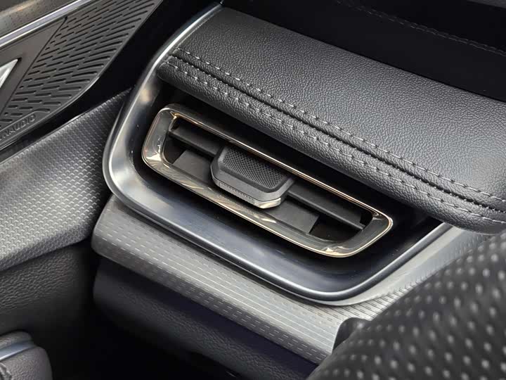 Фото 7 - Hongqi H5