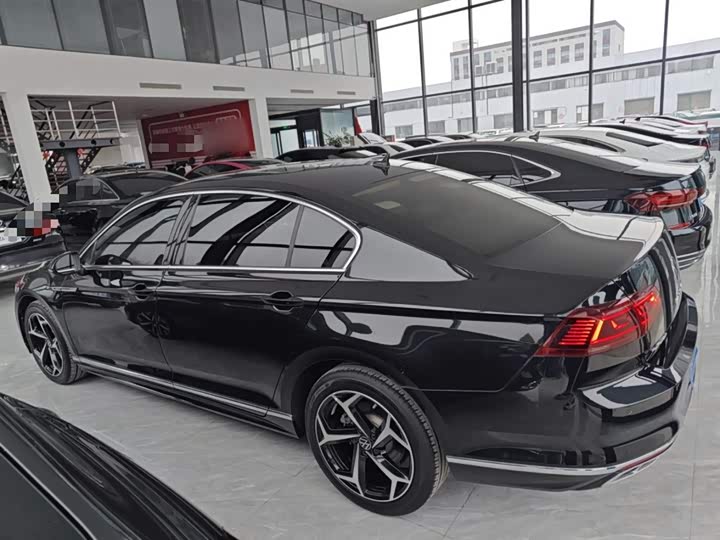 Фото 5 - Volkswagen Magotan