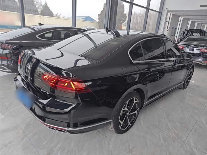 Фото 7 - Volkswagen Magotan