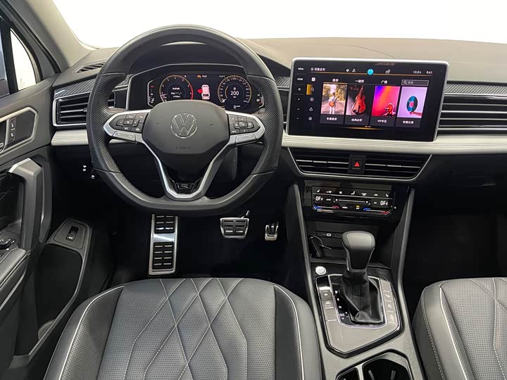 Фото 6 - Volkswagen Tiguan L Pro