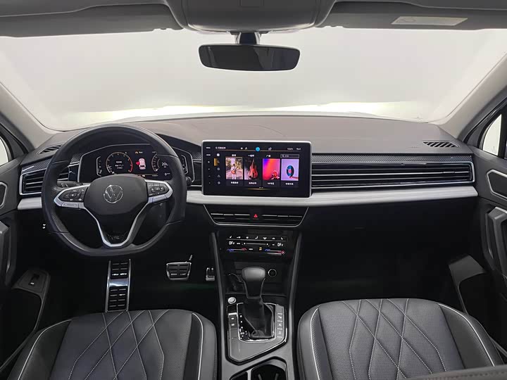 Фото 8 - Volkswagen Tiguan L Pro