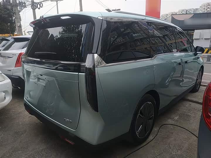 Фото 7 - Maxus Mifa 7