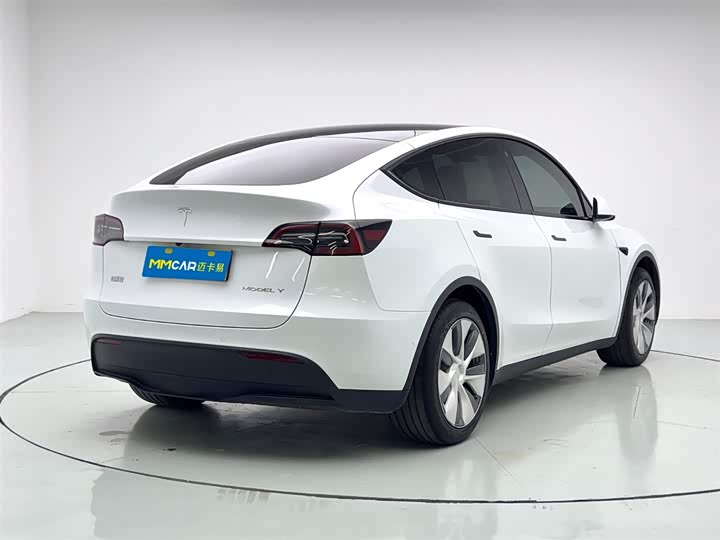 Фото 6 - Tesla Model Y