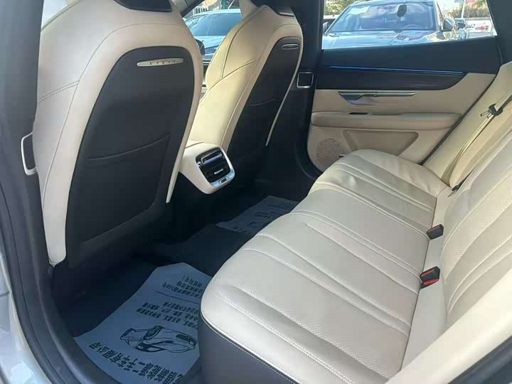 Фото 5 - XPeng P7