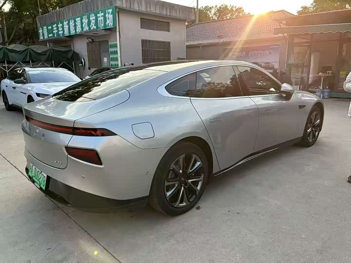 Фото 8 - XPeng P7