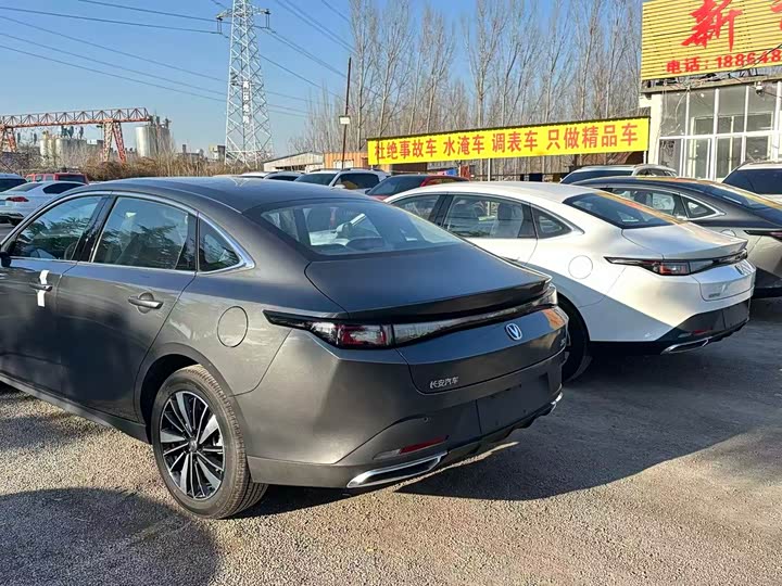Фото 6 - Changan Eado EV