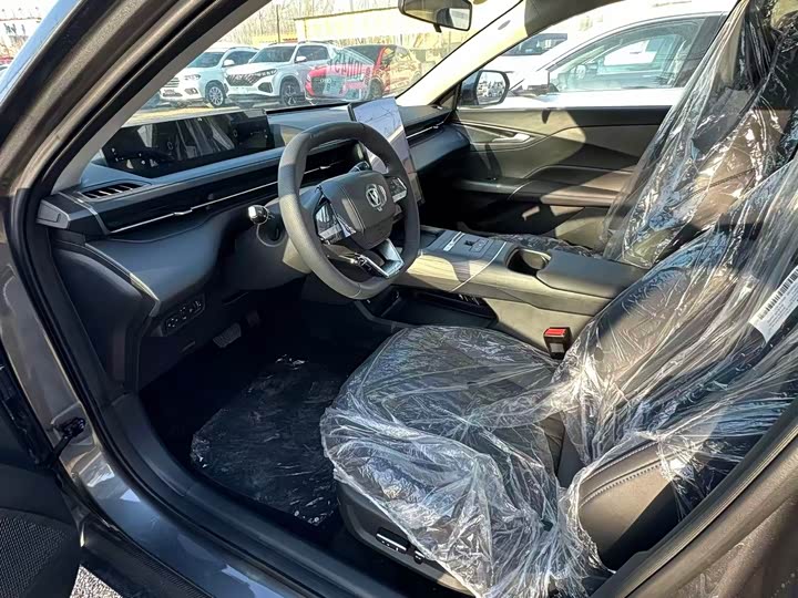 Фото 8 - Changan Eado EV