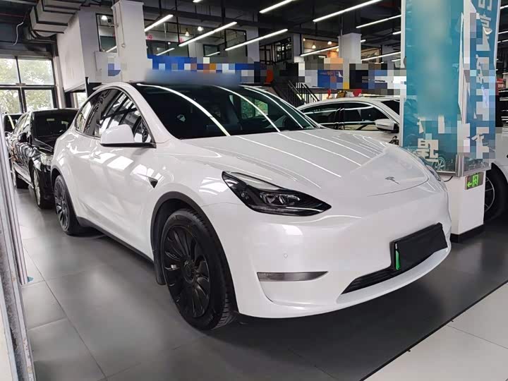 Фото 4 - Tesla Model Y