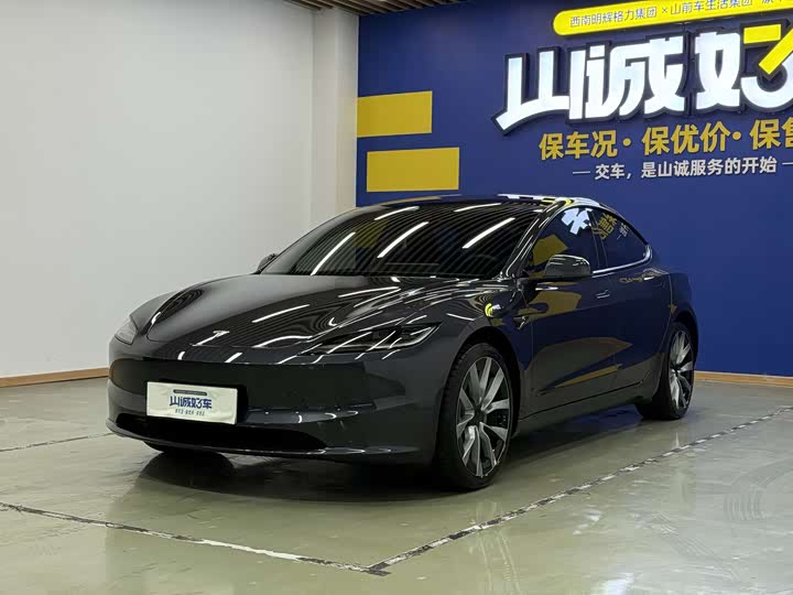 Фото 1 - Tesla Model 3