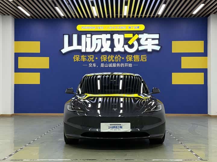 Фото 2 - Tesla Model 3