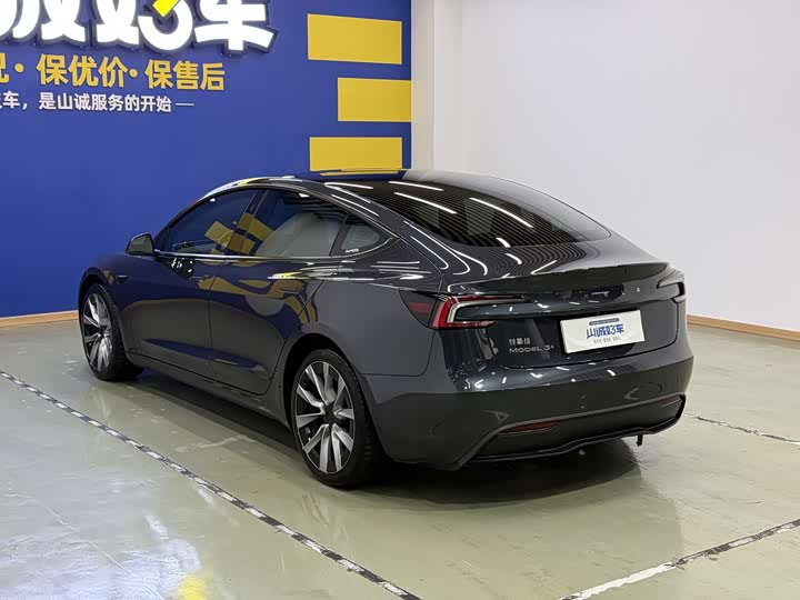 Фото 6 - Tesla Model 3