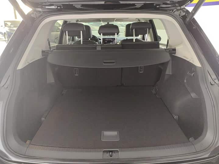 Фото 4 - Volkswagen Tiguan L Pro