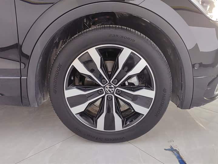 Фото 6 - Volkswagen Tiguan L Pro