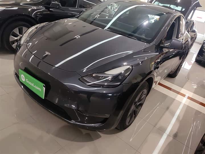 Фото 1 - Tesla Model Y
