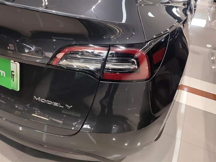 Фото 8 - Tesla Model Y