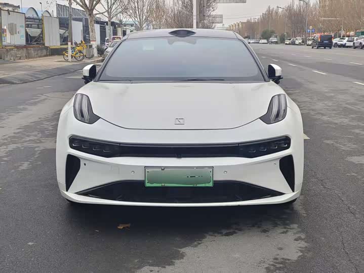 Фото 2 - Zeekr 001