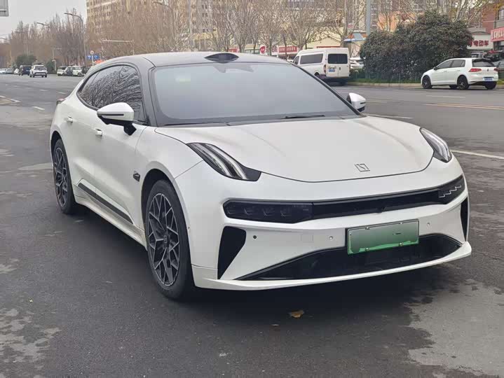 Фото 3 - Zeekr 001