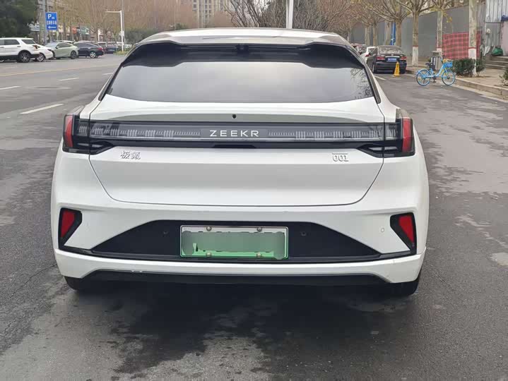 Фото 5 - Zeekr 001