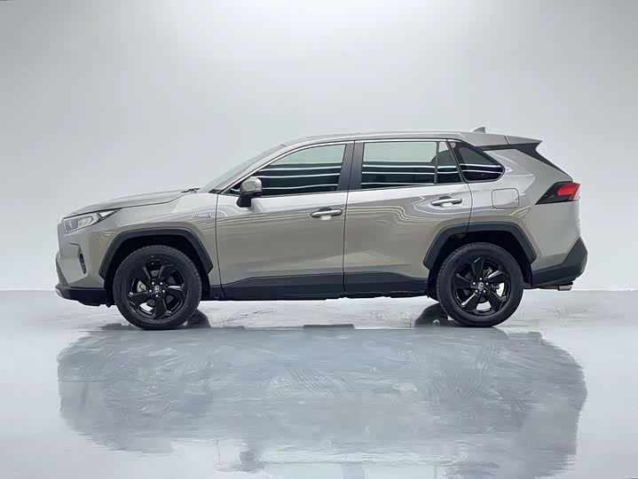 Фото 7 - Toyota RAV4