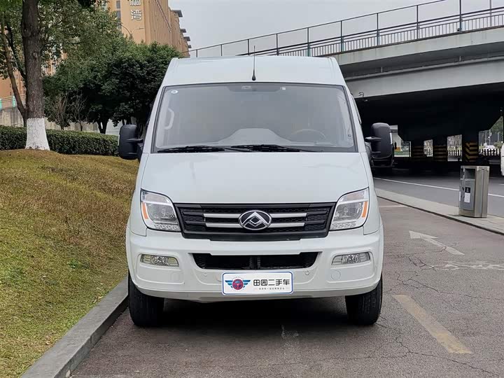 Фото 2 - Maxus V80