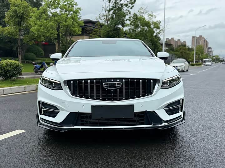 Фото 2 - Geely Preface