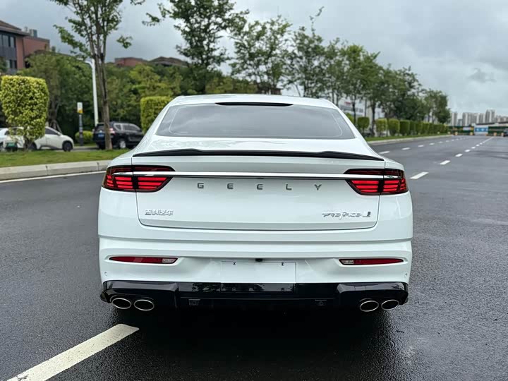 Фото 6 - Geely Preface