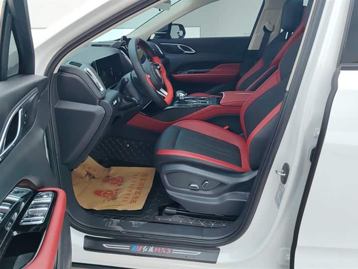 Фото 9 - Hongqi HS3