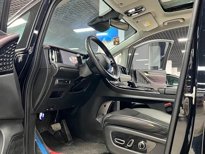 Фото 8 - GAC Trumpchi M8