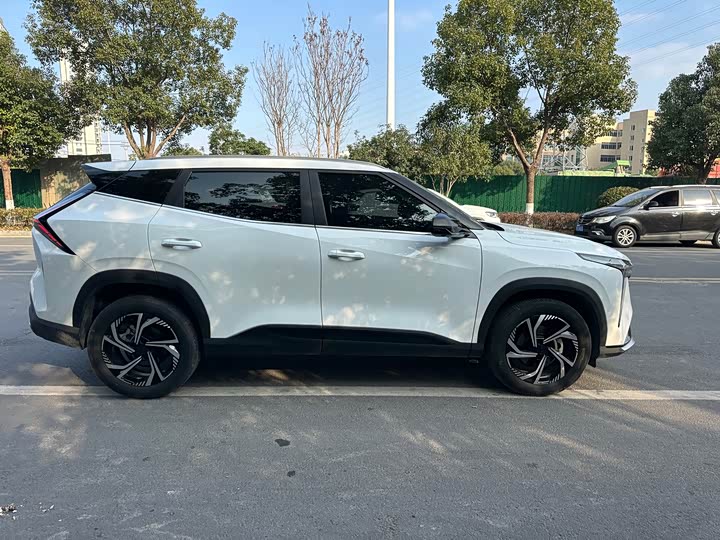 Фото 4 - Geely Atlas