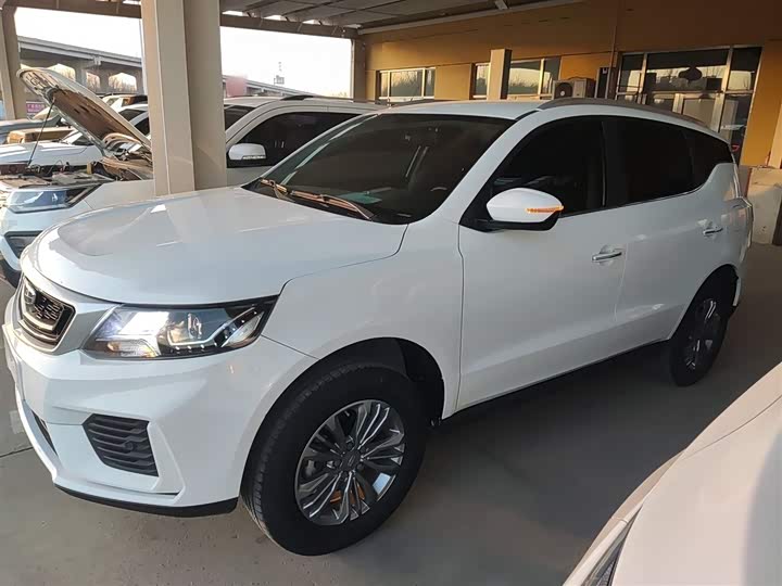 Фото 5 - Geely Vision X6