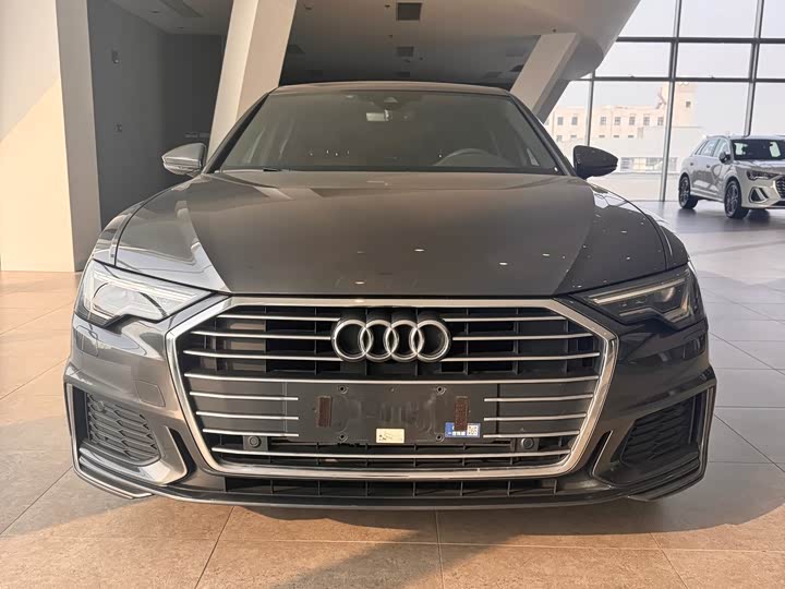 Фото 2 - Audi A6L