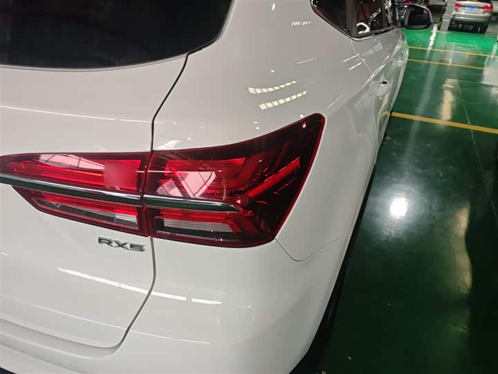 Фото 8 - Roewe RX5