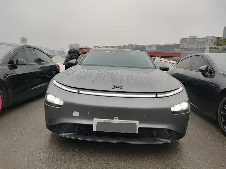 Фото 3 - XPeng P7